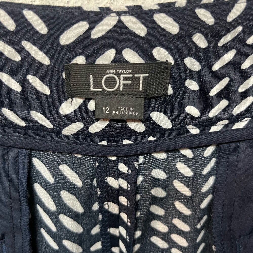 LOFT Navy and White Patterned Garment. 12 - Picture 4 of 5